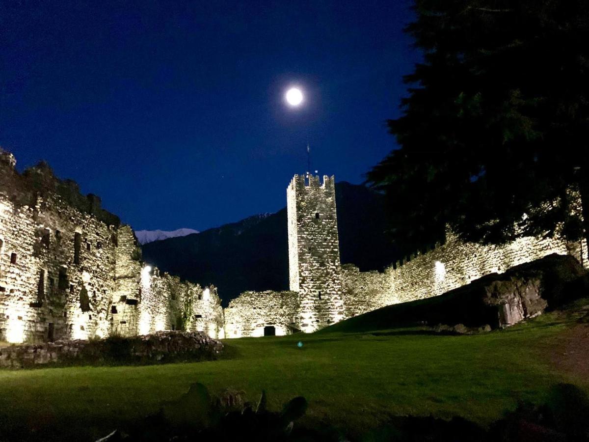 La Casa Sulla Collina Del Castello Breno Exterior foto