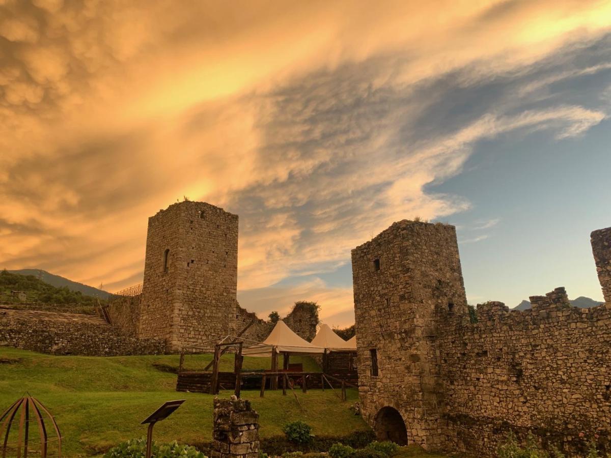 La Casa Sulla Collina Del Castello Breno Exterior foto